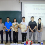 🎓 Hai sinh viên đầu tiên nhận quyết định tuyển dụng từ Công ty NecScat