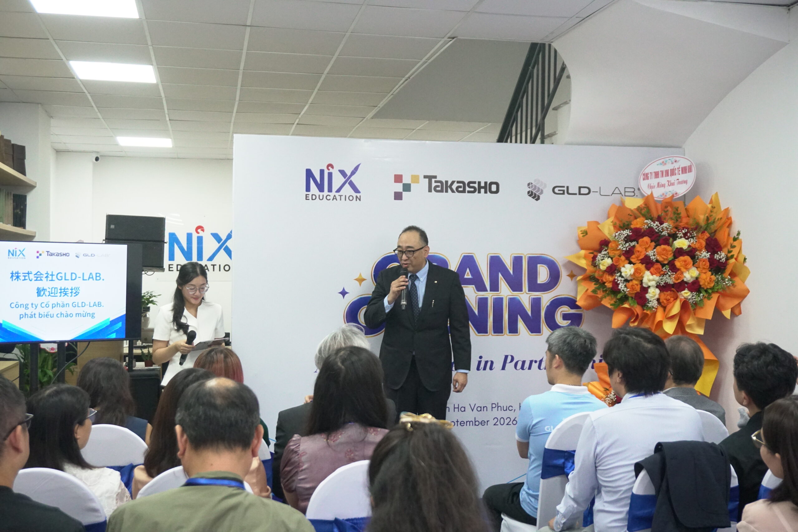 khai-truong-van-phong-NiX-Education